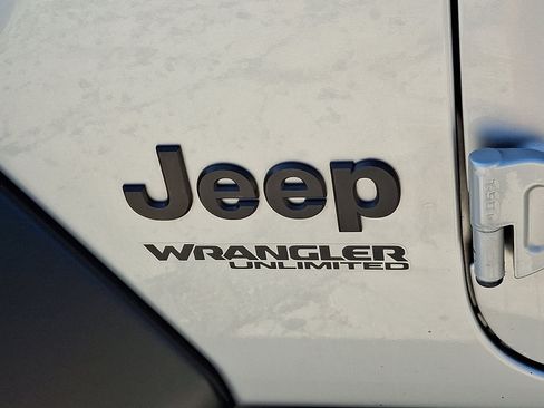 Used 2022 Jeep Wrangler Unlimited Sport AWD/4WD image 46