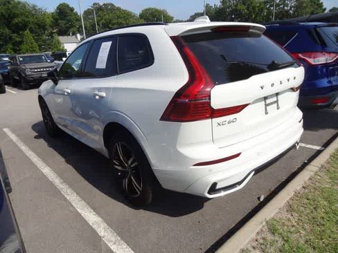 Used 2022 Volvo XC60 B5 R-Design AWD/4WD image 6