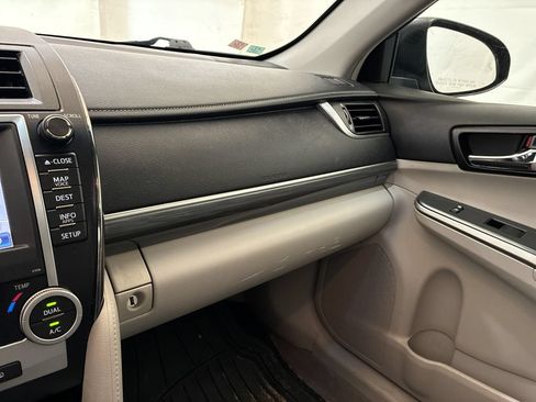 Used 2012 Toyota Camry XLE w/ Leather Pkg FWD image 24
