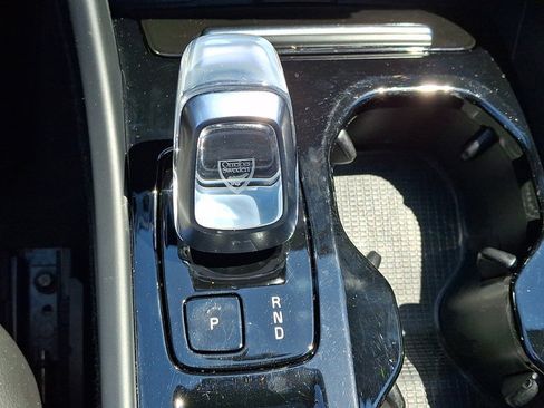 Used 2024 Volvo XC40 B5 Plus w/ Protection Package Premier AWD/4WD image 16
