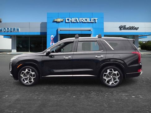 Used 2022 Hyundai Palisade Calligraphy w/ Winter Package FWD image 2