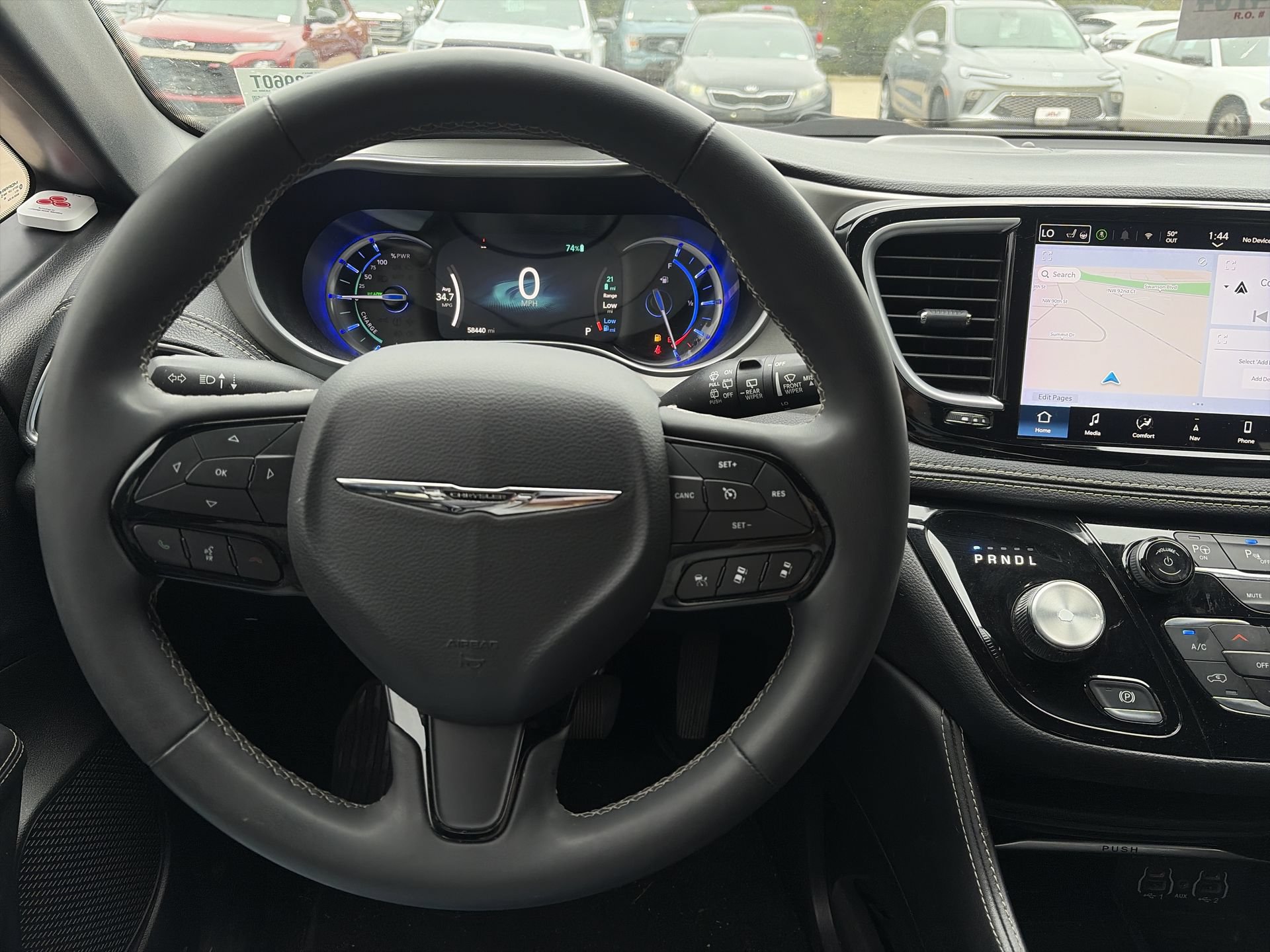 Used 2024 Chrysler Pacifica Premium FWD image 14