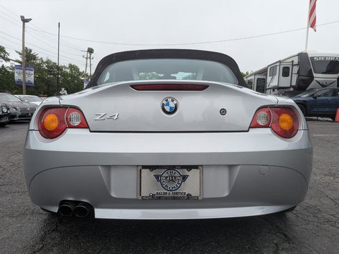 Used 2004 BMW Z4 3.0i image 9