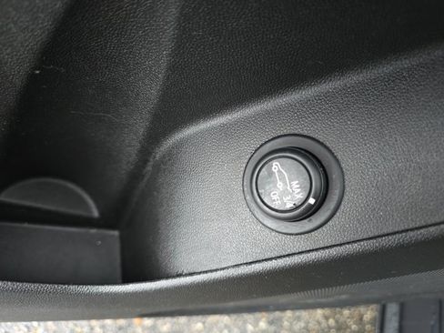 Used 2024 Chevrolet Equinox LT w/ LPO, Floor Liner Package image 23