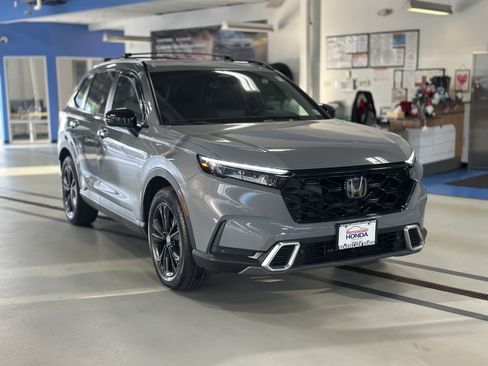Used 2024 Honda CR-V Sport Touring image 3