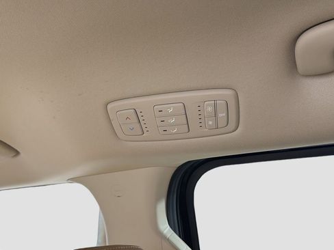 Used 2024 Kia Carnival LX FWD image 26