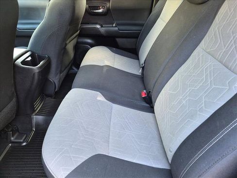 Used 2022 Toyota Tacoma TRD Off-Road w/ Technology Package RWD image 17