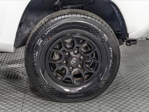 Used 2022 Toyota Tacoma SR5 RWD image 32