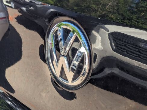 Used 2016 Volkswagen Tiguan S FWD image 5