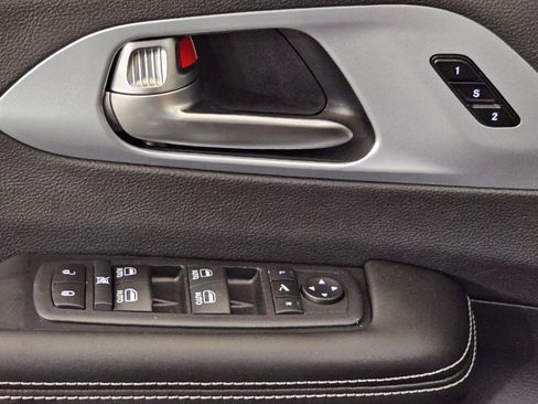 New 2026 Chrysler Pacifica Limited image 25