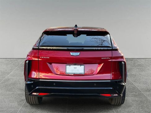 Used 2025 Cadillac Lyriq Luxury w/ LPO, Floor Liner Package image 11