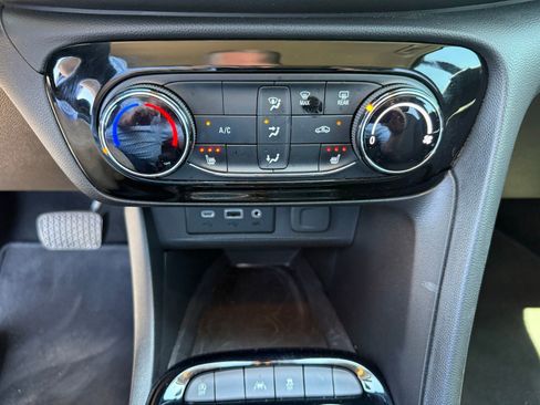 Used 2021 Buick Encore GX Preferred w/ Cold Weather Comfort Package FWD image 23