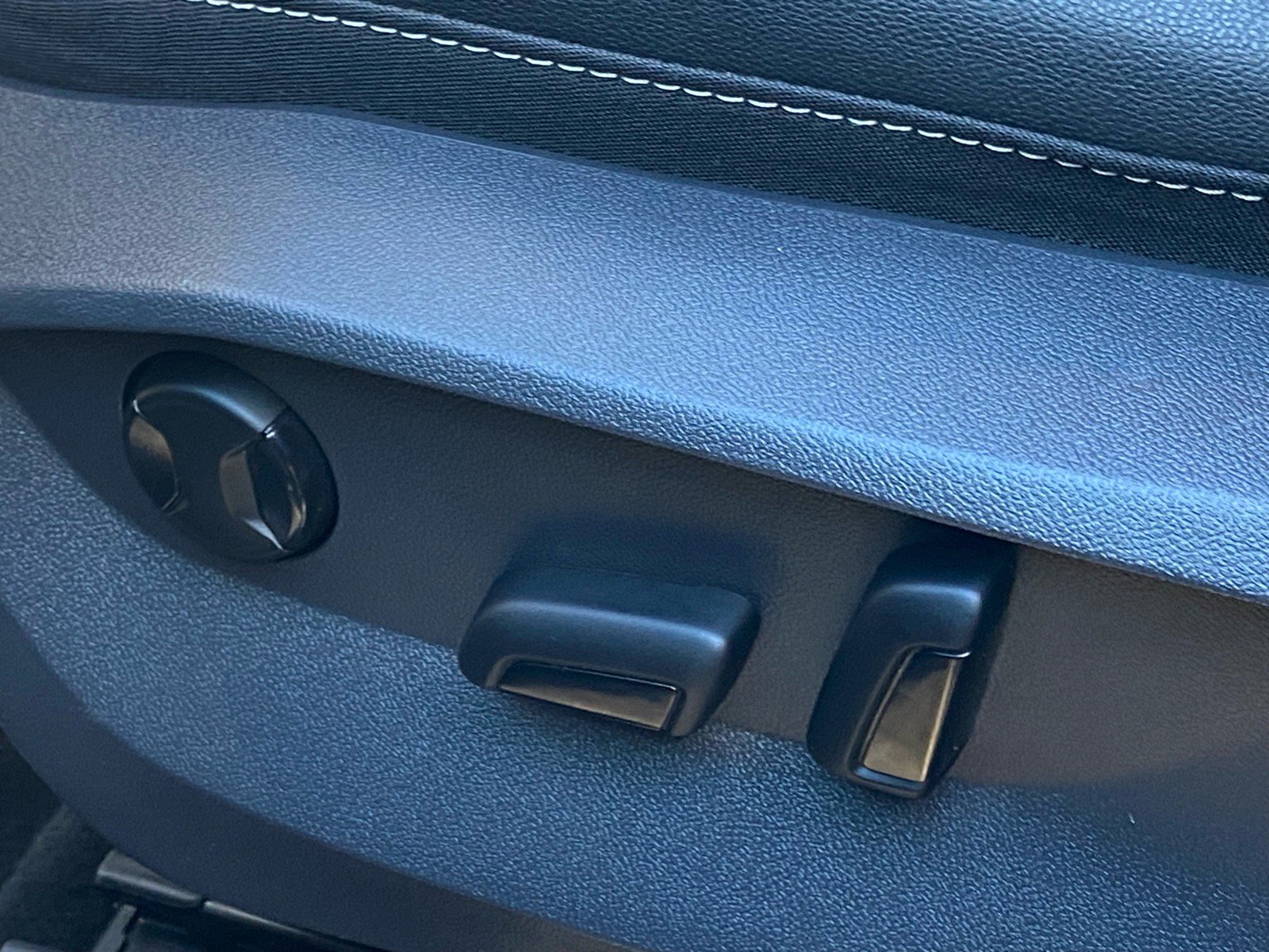 Certified 2023 Volkswagen Taos SE AWD/4WD image 11
