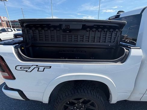 Used 2022 RAM 1500 Laramie AWD/4WD image 21