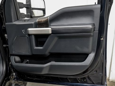 Used 2022 Ford F250 Lariat w/ Black Appearance Package AWD/4WD image 45