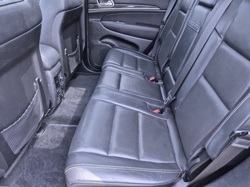 Used 2014 Jeep Grand Cherokee Overland AWD/4WD image 20