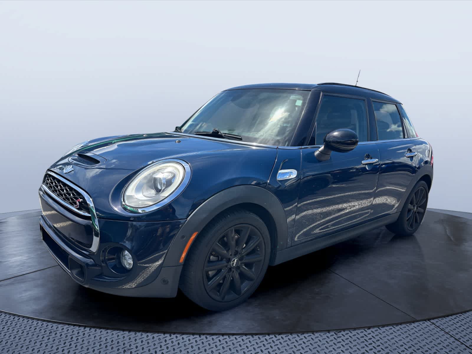 Used 2018 MINI Cooper S FWD image 3