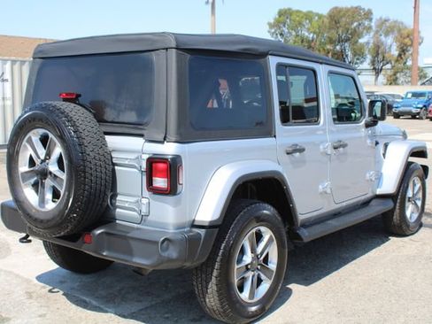 Used 2022 Jeep Wrangler Unlimited Sahara w/ Cold Weather Group AWD/4WD image 4