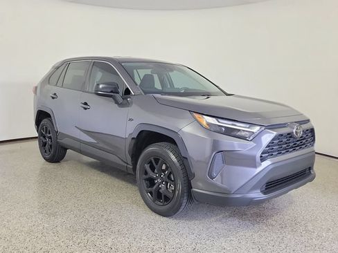 Used 2024 Toyota RAV4 LE FWD image 4