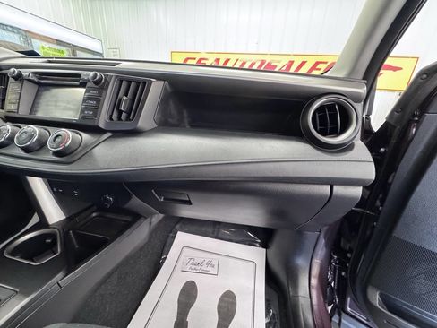 Used 2018 Toyota RAV4 LE image 41