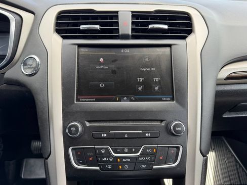 Used 2016 Ford Fusion SE w/ Equipment Group 202A AWD/4WD image 10