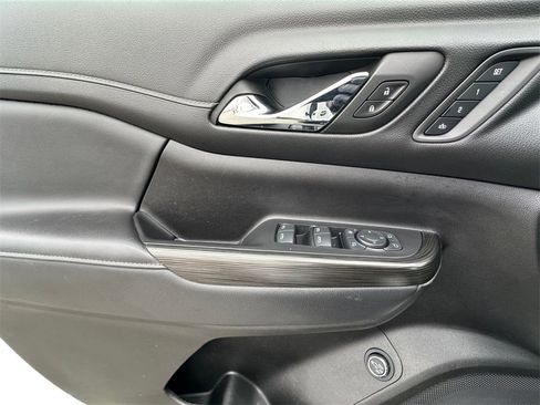 Used 2023 GMC Acadia SLT w/ Preferred Package image 11