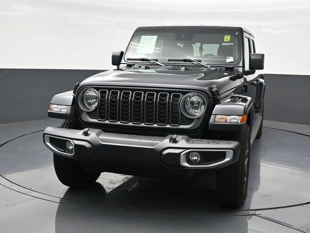 Used 2025 Jeep Gladiator Sport AWD/4WD image 8