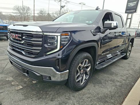Certified 2023 GMC Sierra 1500 SLT w/ SLT Premium Package image 3