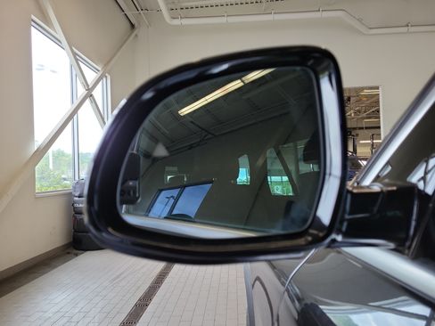 Used 2023 BMW X5 xDrive40i AWD/4WD image 10