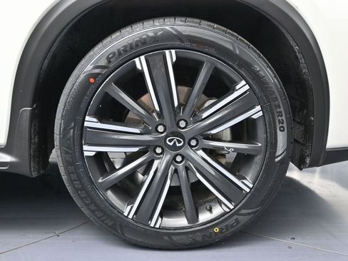 Used 2021 INFINITI QX50 Luxe w/ Appearance Package image 13