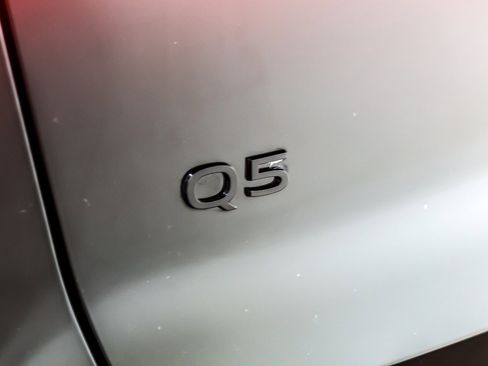 New 2025 Audi Q5 Prestige image 9