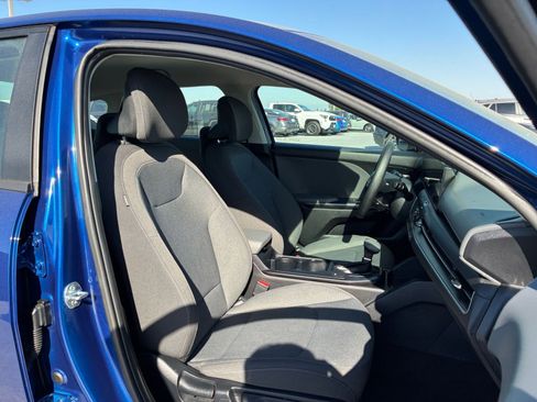 Used 2025 Kia K4 LXS image 35