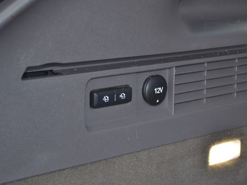 Used 2017 Lincoln MKX Reserve w/ Lincoln MKX Climate Package image 9