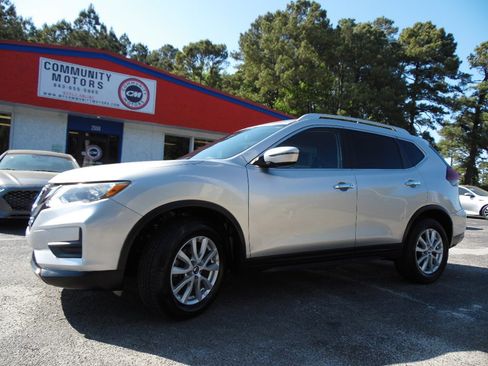 Used 2020 Nissan Rogue SV FWD image 11