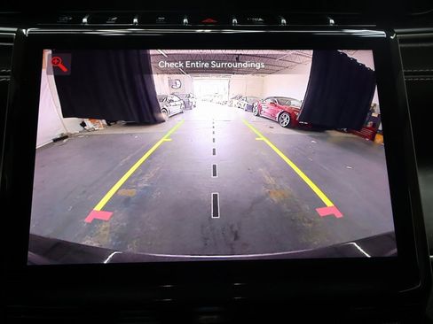 Used 2023 Jeep Grand Cherokee Limited image 24