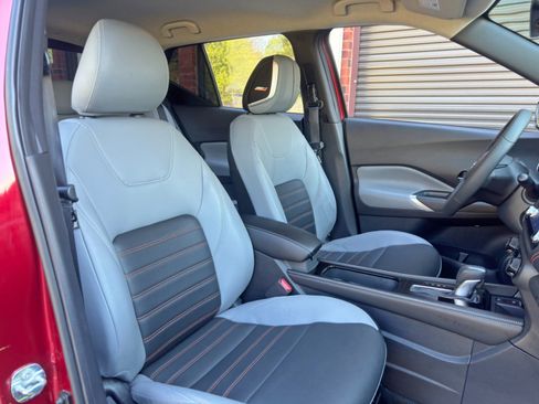 Used 2023 Nissan Kicks SR w/ SR Premium Package FWD image 33