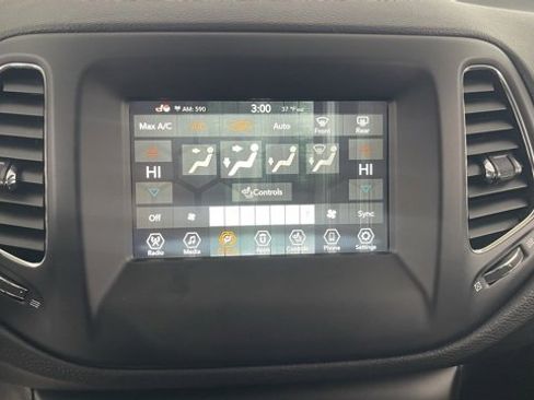 Used 2021 Jeep Compass Sport w/ Cold Weather Group image 39