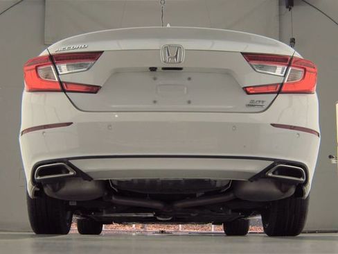 Used 2021 Honda Accord Touring image 5