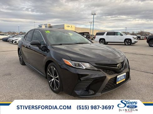 Used 2018 Toyota Camry L image 1
