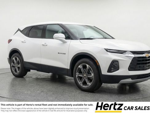 Used 2025 Chevrolet Blazer LT FWD image 1