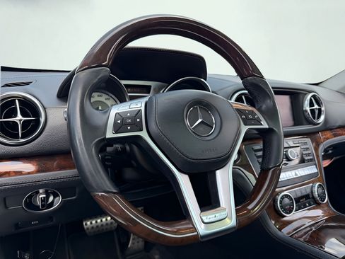 Used 2014 Mercedes-Benz SL 550 image 37