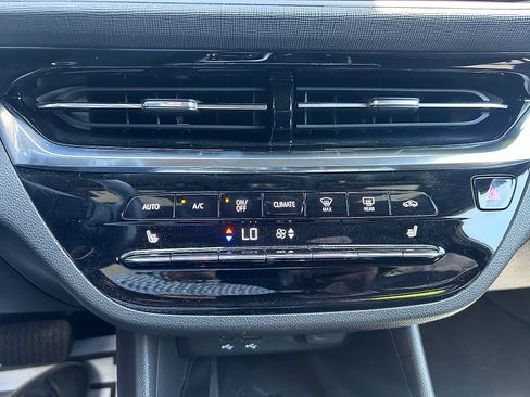 Used 2024 Buick Envista Avenir FWD image 16