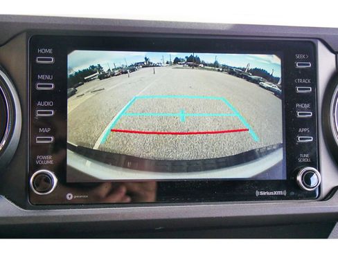 Used 2020 Toyota Tacoma TRD Sport w/ Technology Package image 25