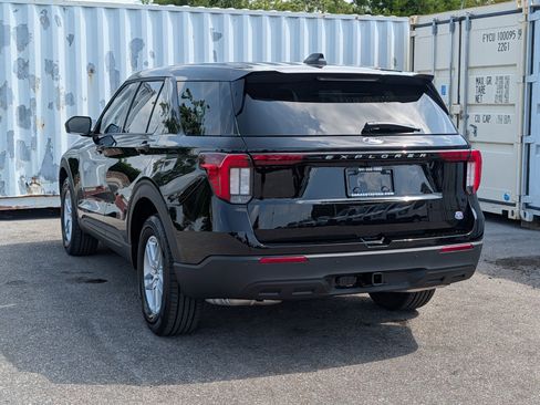 New 2026 Ford Explorer Active RWD image 7
