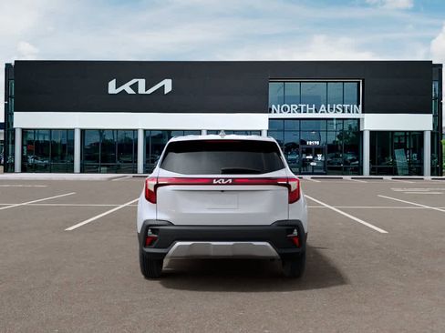 New 2026 Kia Seltos LX FWD image 5