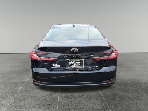 Used 2025 Toyota Camry LE image 6