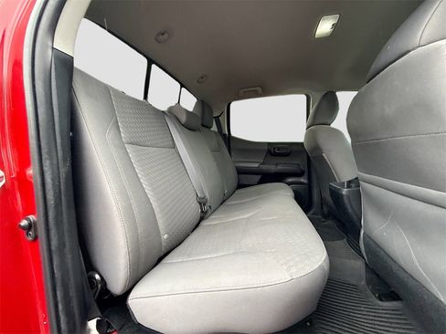 Used 2022 Toyota Tacoma SR image 27