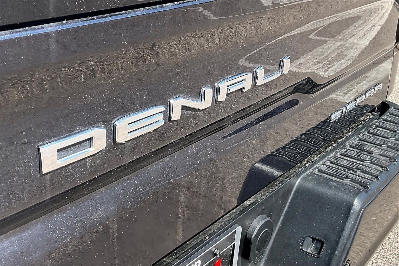 Used 2023 GMC Sierra 1500 Denali Ultimate AWD/4WD image 10