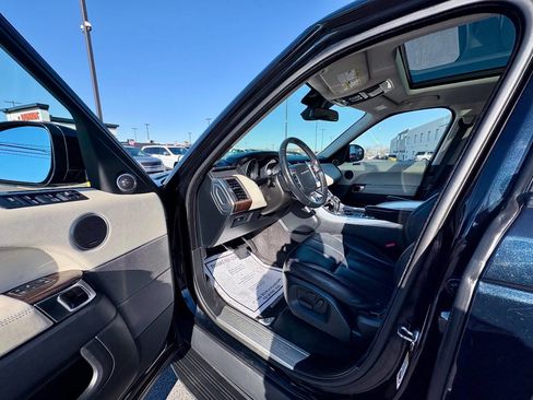 Used 2014 Land Rover Range Rover Sport HSE image 12