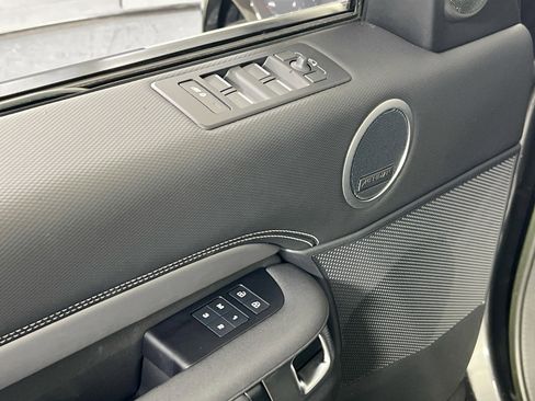 Used 2023 Land Rover Discovery HSE R-Dynamic image 18